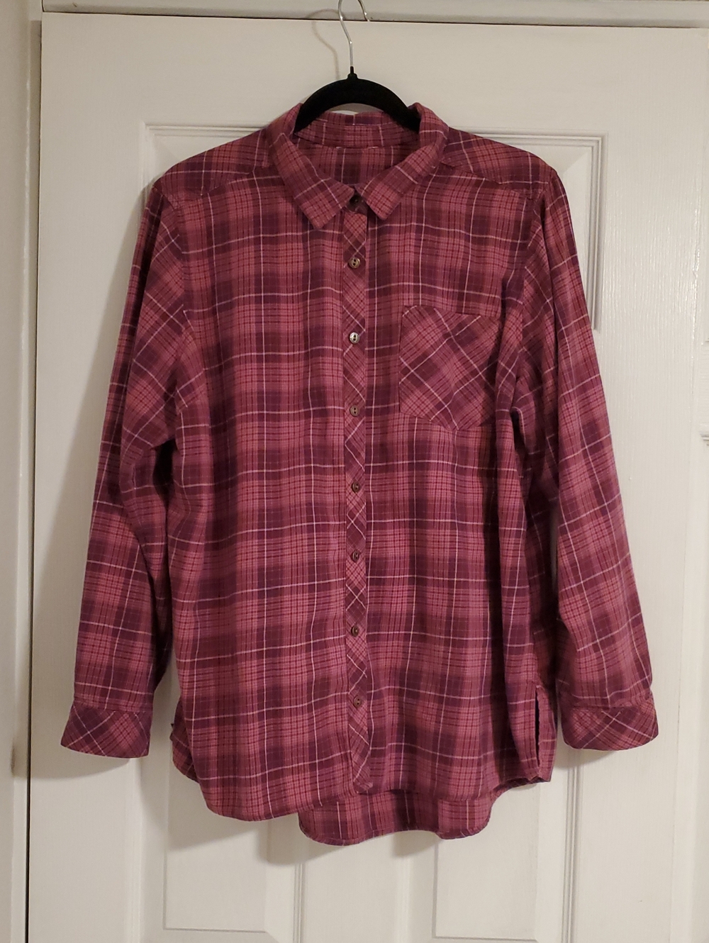 Women's Plaid Button-Down Shirt - Burgundy Pink